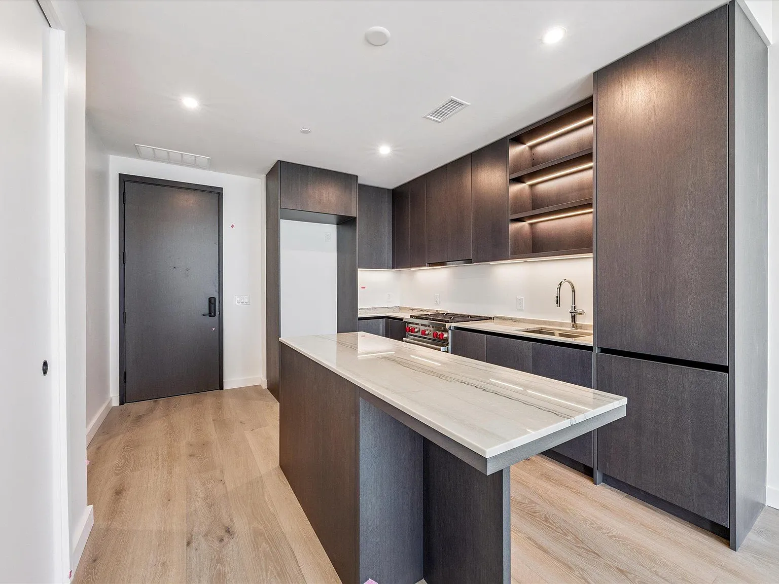 610 Davis St — Photo 2