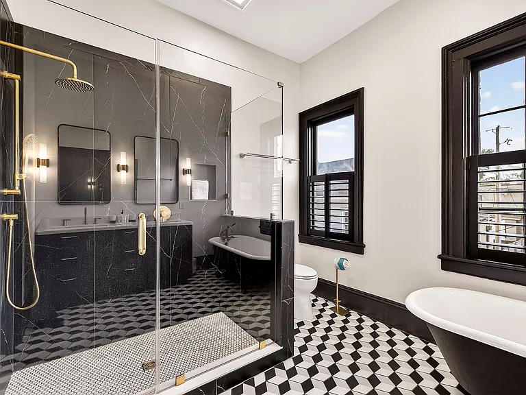 313 W Bolton St — Photo 24