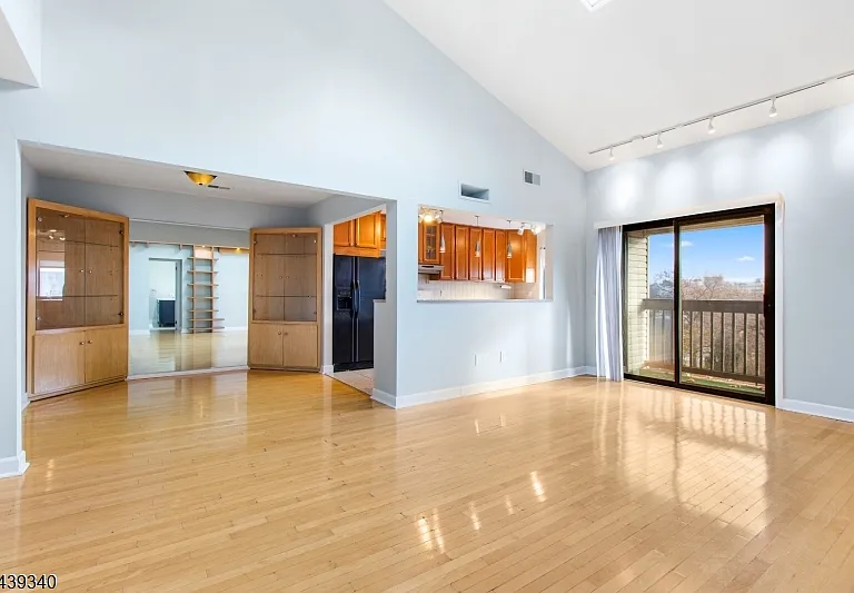 33 Green Valley Ct — Photo 6