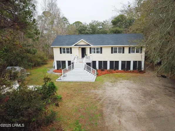 39 Dr Martin Luther King Dr, St Helena Is, SC 29920