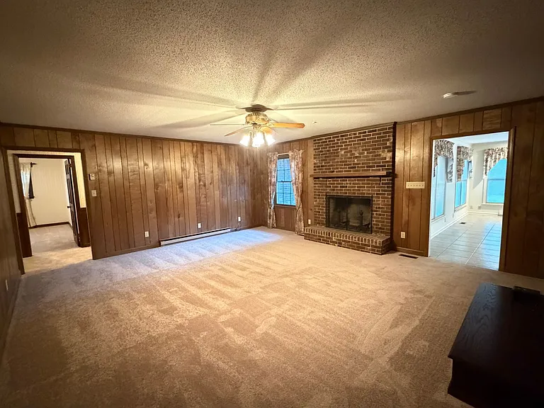 6811 Oakdale Rd — Photo 17
