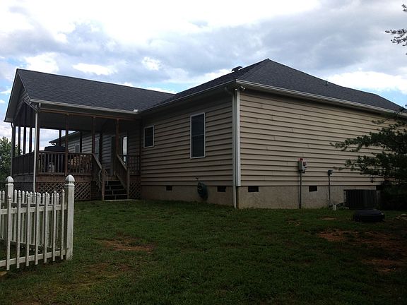 3rd image of 111 Wapiti Ln