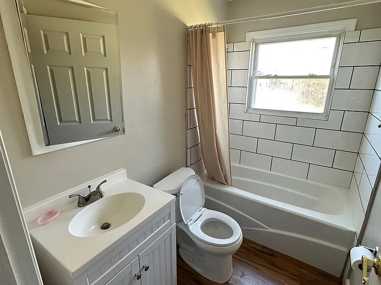 4441 Marlowe St — Photo 14