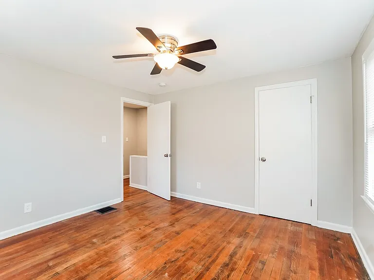 767230_026_main_bedroom_13625769.jpg