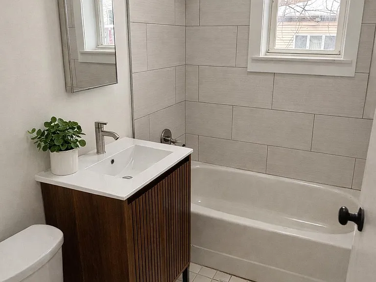 18 74th St #B5 — Photo 11