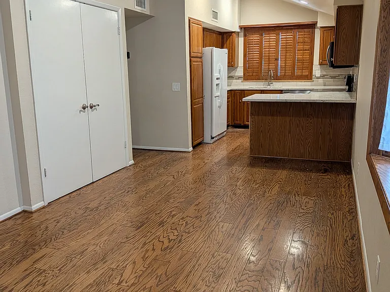 2909 W Sierra St — Photo 10