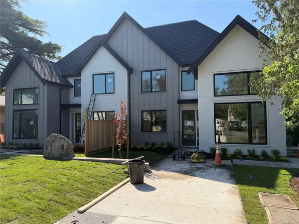 2456 Tod Rd #2, Oak Bay, BC V8R 2M8