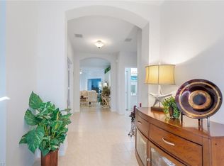6320 Lexington Ct APT 101, Naples, FL 34110