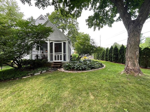 5th image of 1041 Covell Ave NW