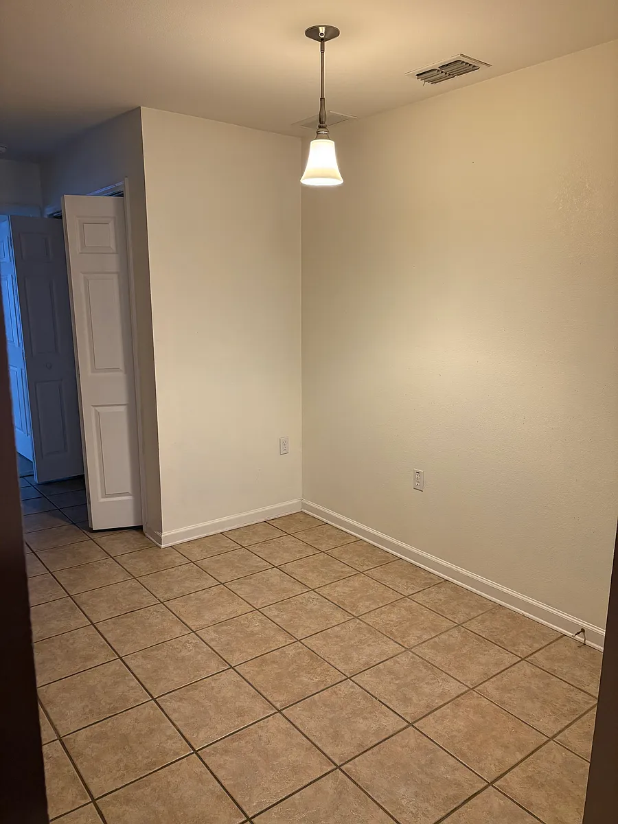 Building Photo - 2738 W Tharpe St #2303