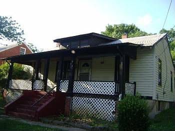 1st image of 913 Hunt Ave NW
