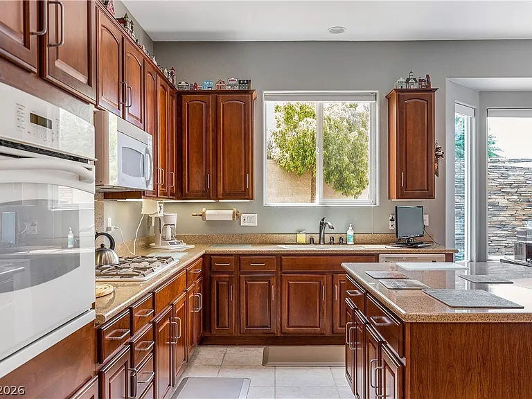 2611 Savannah Springs Ave — Photo 15