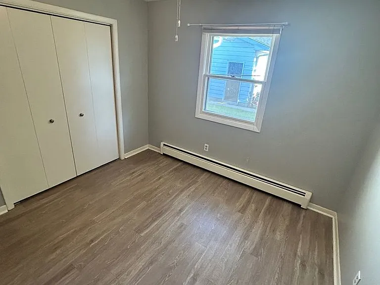 3379 Division Ave SW — Photo 4