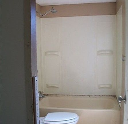 3rd image of 12164 Robin Oaks Ct