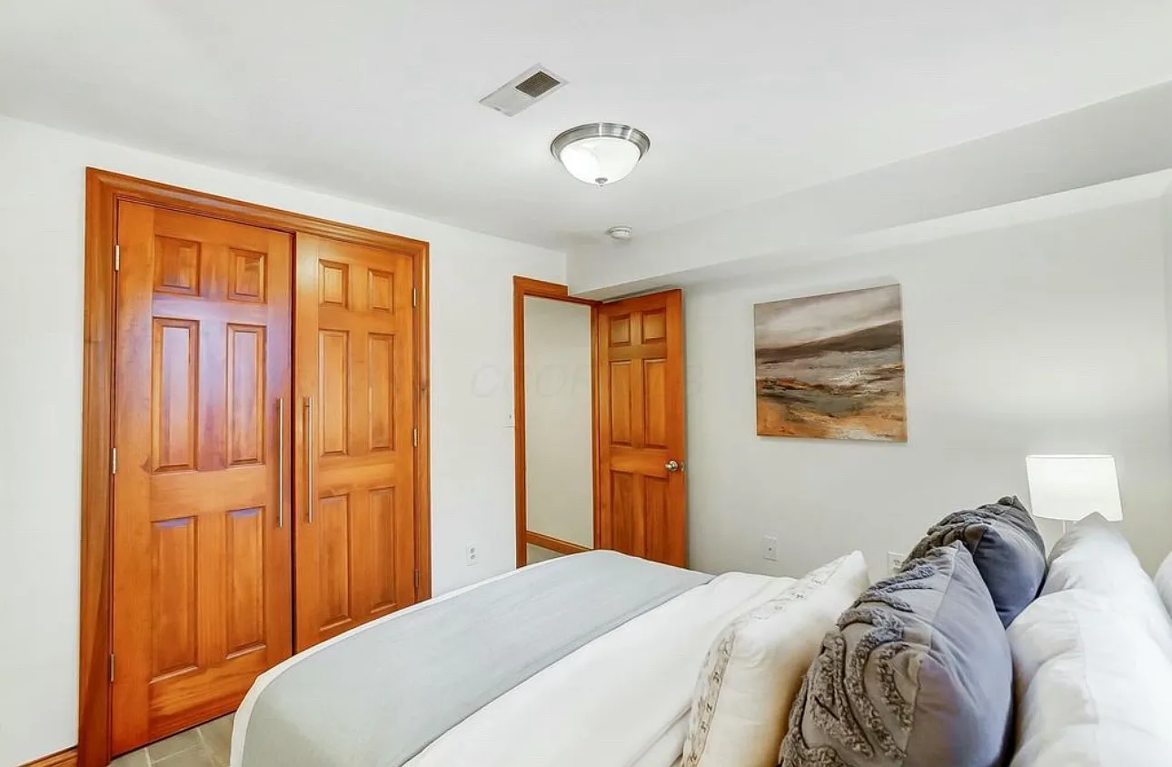2 bed, 584 sqft, $2,000 — Photo 1