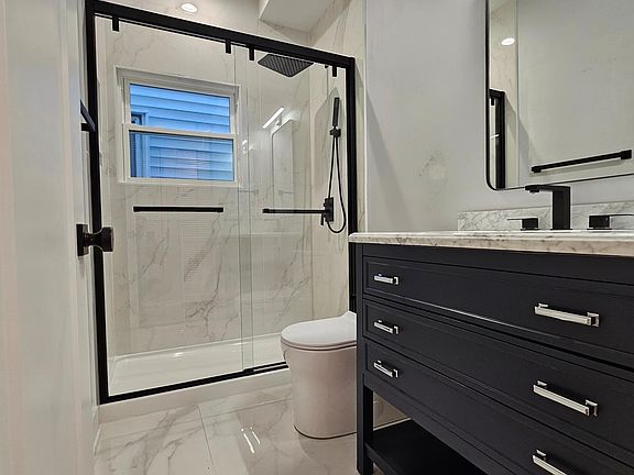 4th image of 3454 W Belmont Ave #1