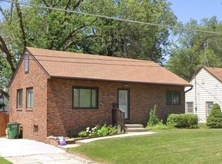 1122 69th St, Windsor Heights, IA 50324