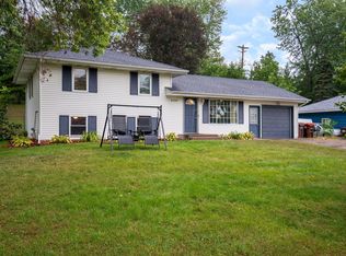 8226 Hillside Trl S, Cottage Grove, MN 55016