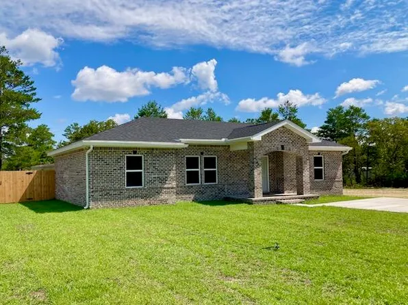 169 E Honeysuckle St, Defuniak Springs, FL 32433