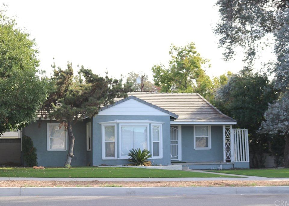2nd image of 702 N San Antonio Ave