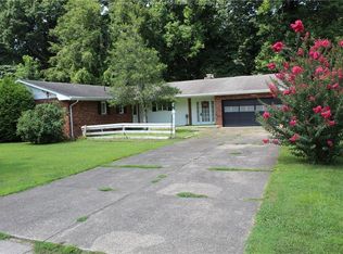 101 Riverbend Blvd, Saint Albans, WV 25177