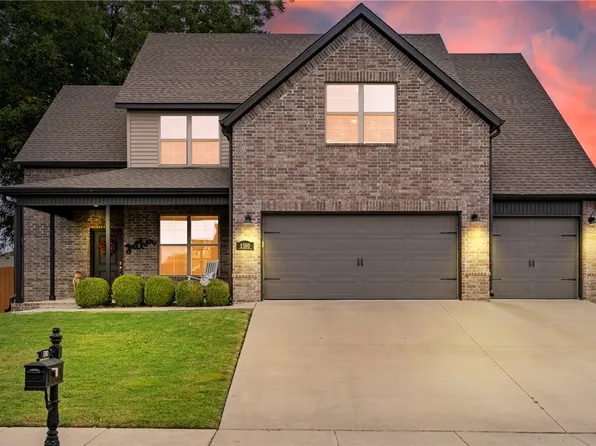 1310 Lariat Dr, Centerton, AR 72719