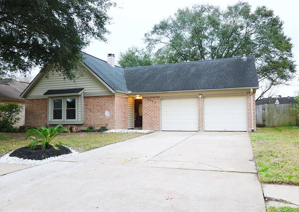 1st image of 15623 Fox Springs Dr