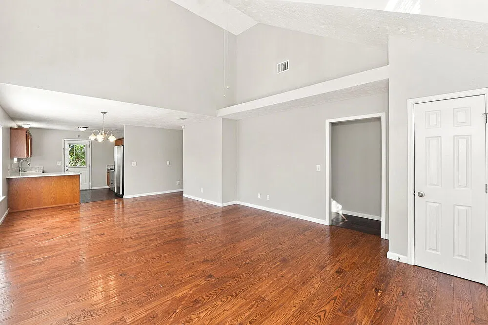 4 bed, 2.0 bath, 1564 sqft, $2,100 — Photo 4