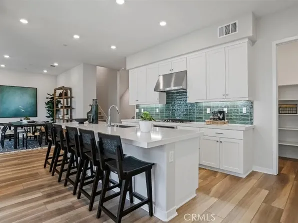 385 Mullberry Pl, Montebello, CA 90640