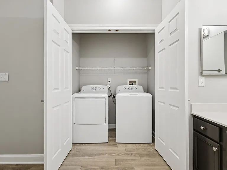 Aspenwood Apartments — Photo 15