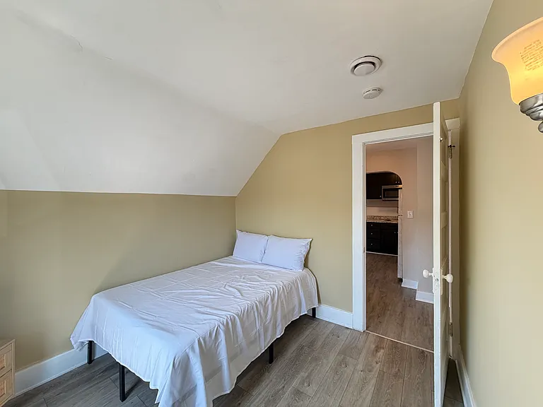 15 Andrews Ave #2 — Photo 8