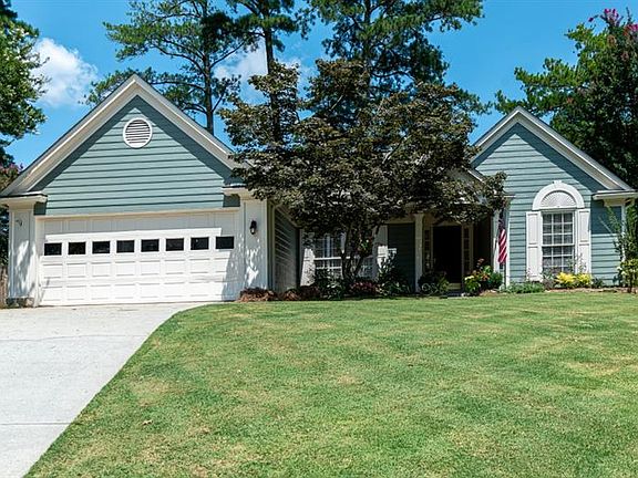 3rd image of 155 Boxford Ct