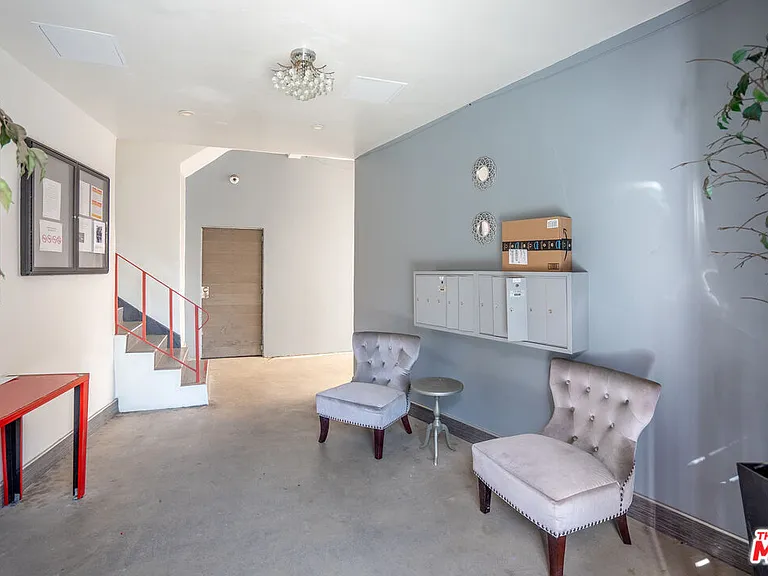 5831 Carlton Way #8 — Photo 3