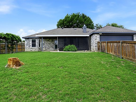 4th image of 423 Fall Cedar Dr