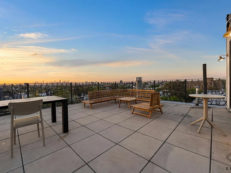 691 Chauncey St #4E — Photo 25