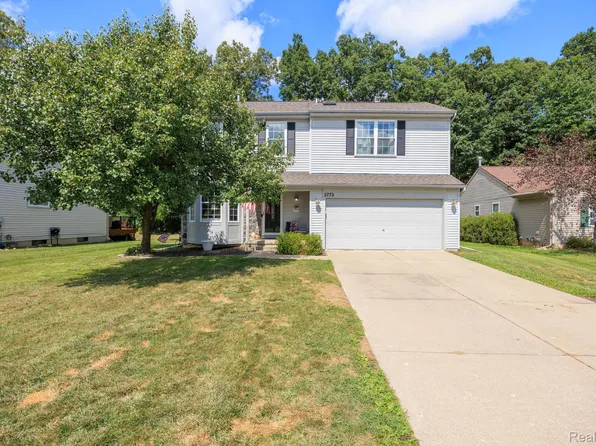 2772 Moosewood Dr, Waterford, MI 48329
