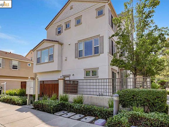 3rd image of 5822 Hillbrook Pl