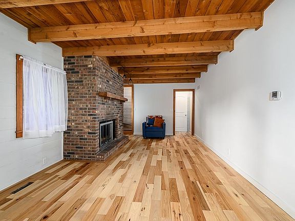 5th image of 2906 N Hutton Rd