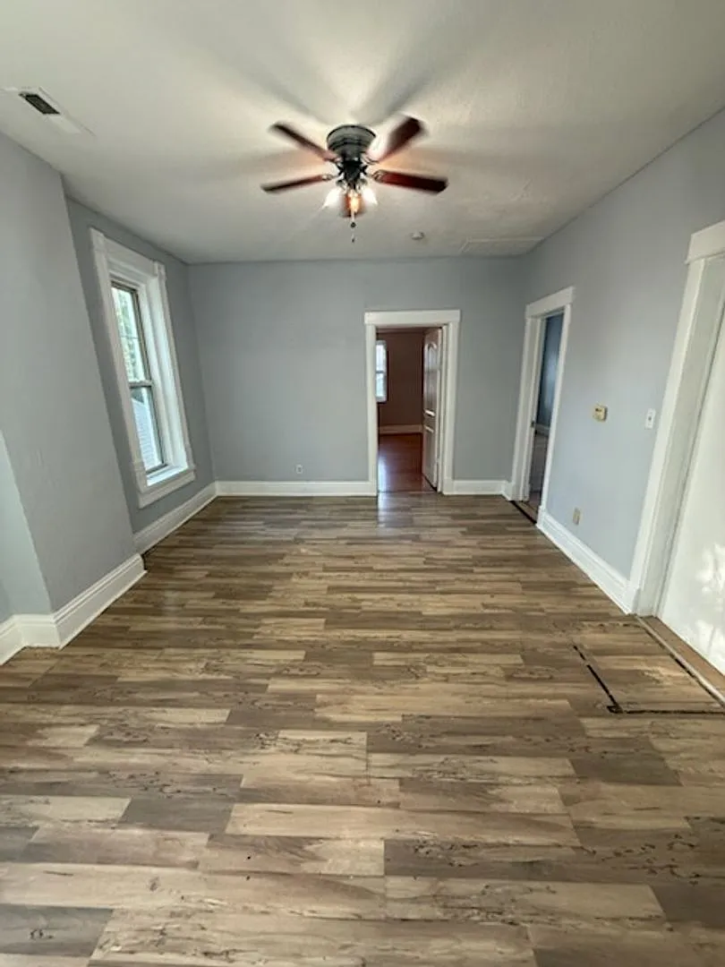 1332 Buchanan Ave. St. Joseph, MO 64501 — Photo 1