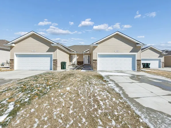 1069 N 170th Ter, Omaha, NE 68118