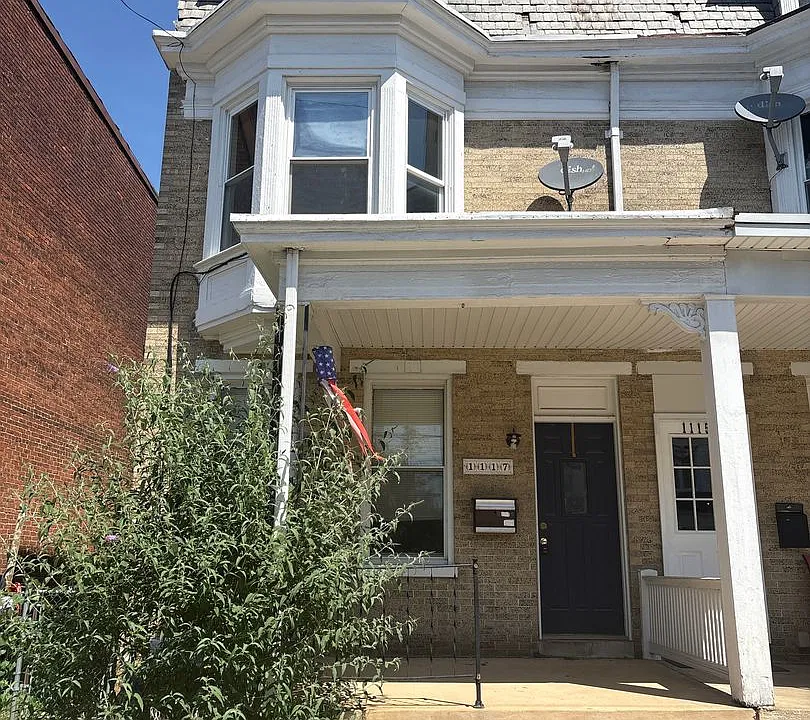 1117 W King St