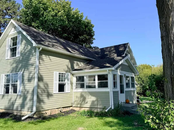 8408 Memorial Hwy, Ottawa Lake, MI 49267