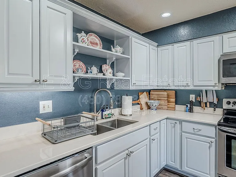 1022 W Apollo Ave — Photo 27