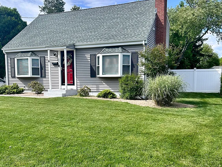 4 Old Colony Rd — Photo 23
