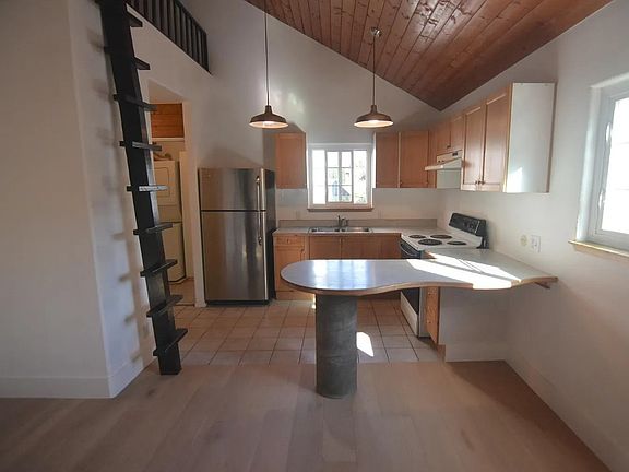 3rd image of 10920 Hesby St #B
