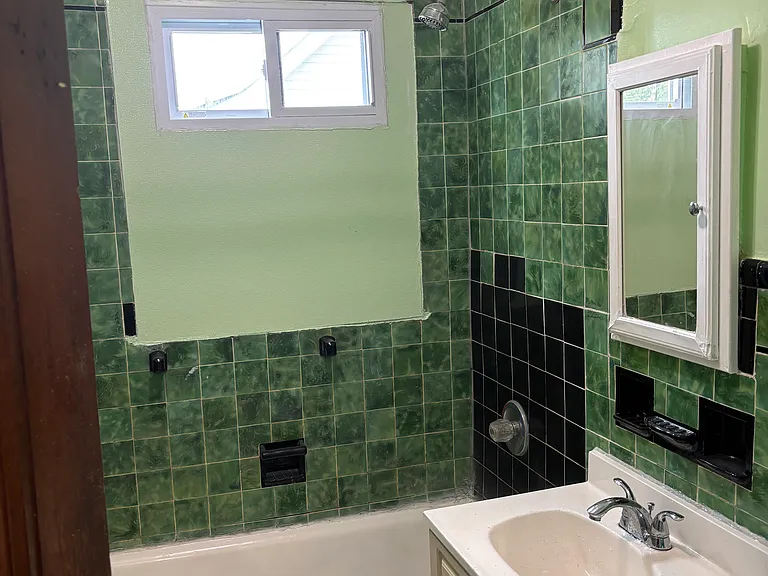 18-20 Netherwood Pl — Photo 8