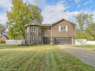 43216 N Bemis Rd E, Belleville, MI 48111
