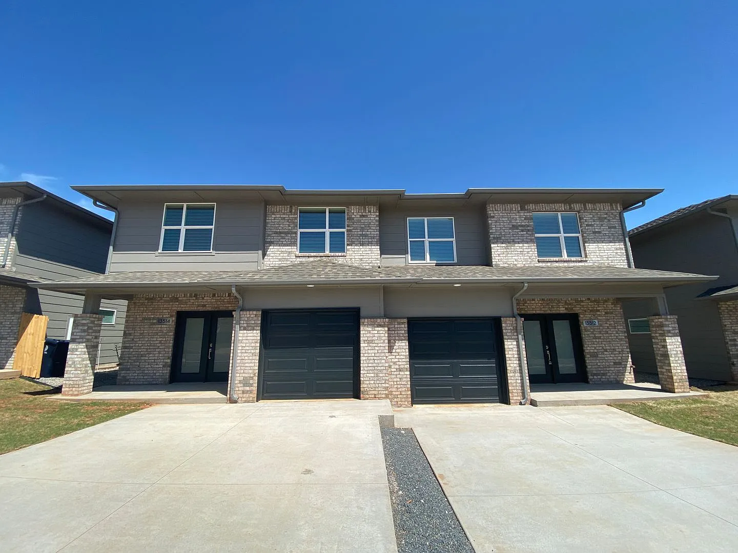 Hughe 3 Bed 2.5 Bath Duplex Includes Office Space — Photo 1