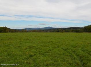 495 Hickory Ridge Rd, Greenfield Township, PA 18407