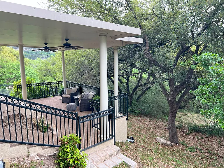 2815 Demona Dr — Photo 60